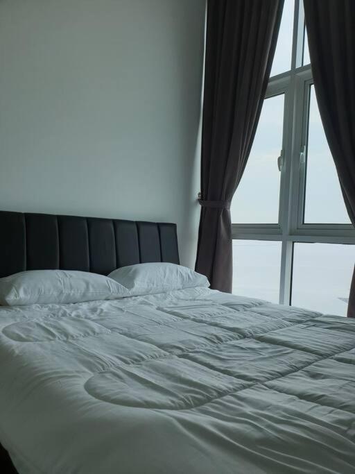 Direct Qbm & Ikea *Highfloor Sunrise Seaview Condo Bayan Lepas Eksteriør billede