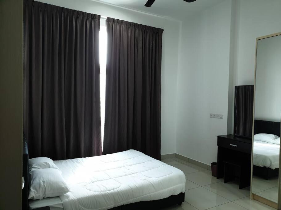 Direct Qbm & Ikea *Highfloor Sunrise Seaview Condo Bayan Lepas Eksteriør billede